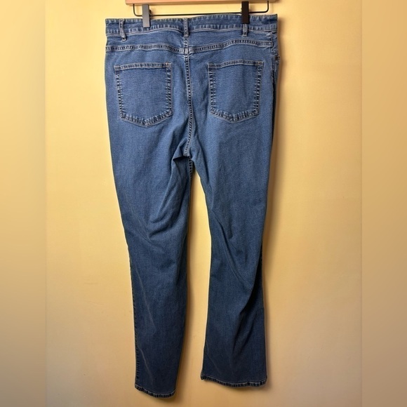 J.Jill Tried.& True Boot Cut Jeans Size 12. Medium Wash 5 Pocket Design - Picture 2 of 3